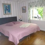 Rent 4 rooms house of 100 m², in Älta
