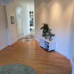 Rent 6 rooms house of 180 m², in Härryda