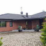Hyr ett 5-rums hus på 140 m² i Södertälje