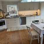Rent 6 rooms house of 130 m², in Sollentuna