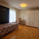 Rent 5 rooms house of 230 m², in Sollentuna