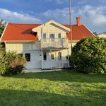 Rent 5 rooms house of 175 m², in Hällsvik