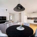 Rent 5 rooms house of 151 m², in Huddinge