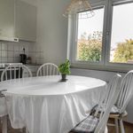 Hyr ett 8-rums hus på 148 m² i Stockholm